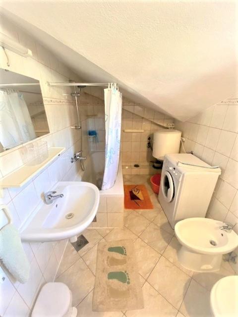 Amarante Apartments Каштела Екстер'єр фото